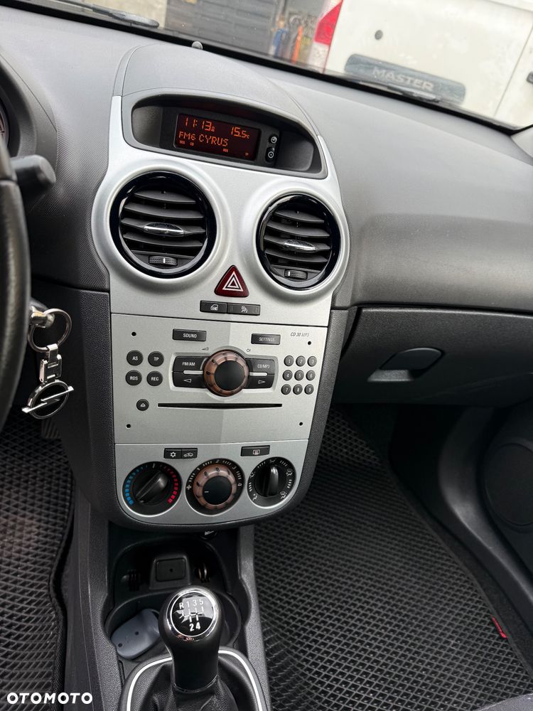 Opel Corsa 1.4 16V 150 Jahre - 8