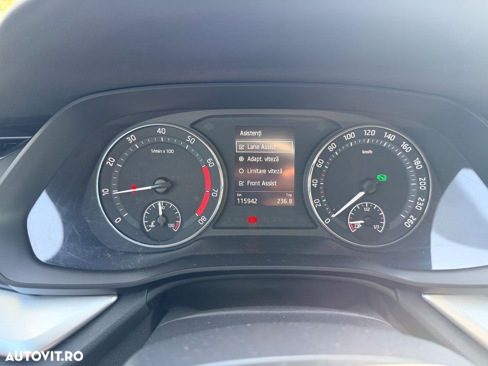 SKODA Octavia 2023 — imagine 17