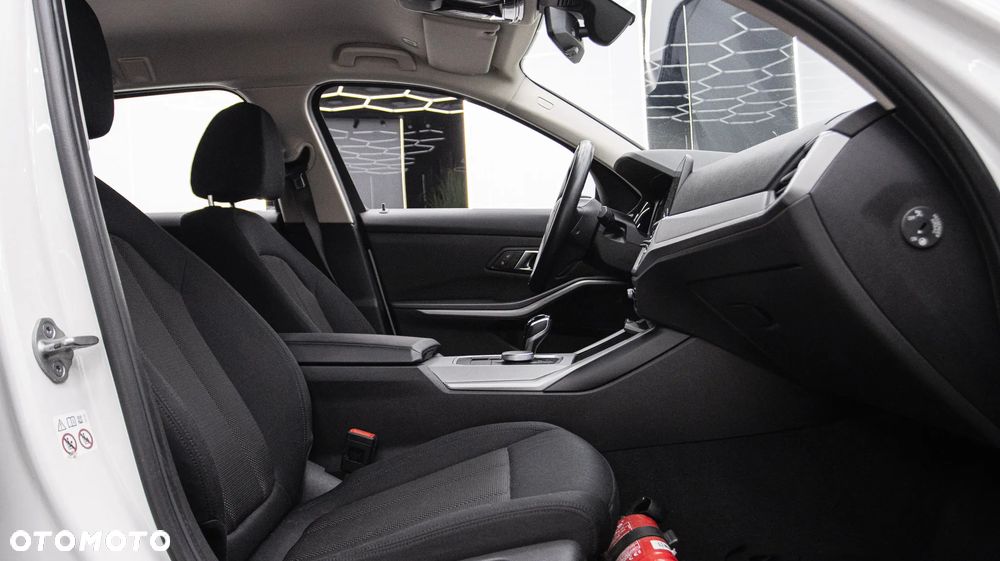 BMW Seria 3 318i Advantage sport - 19