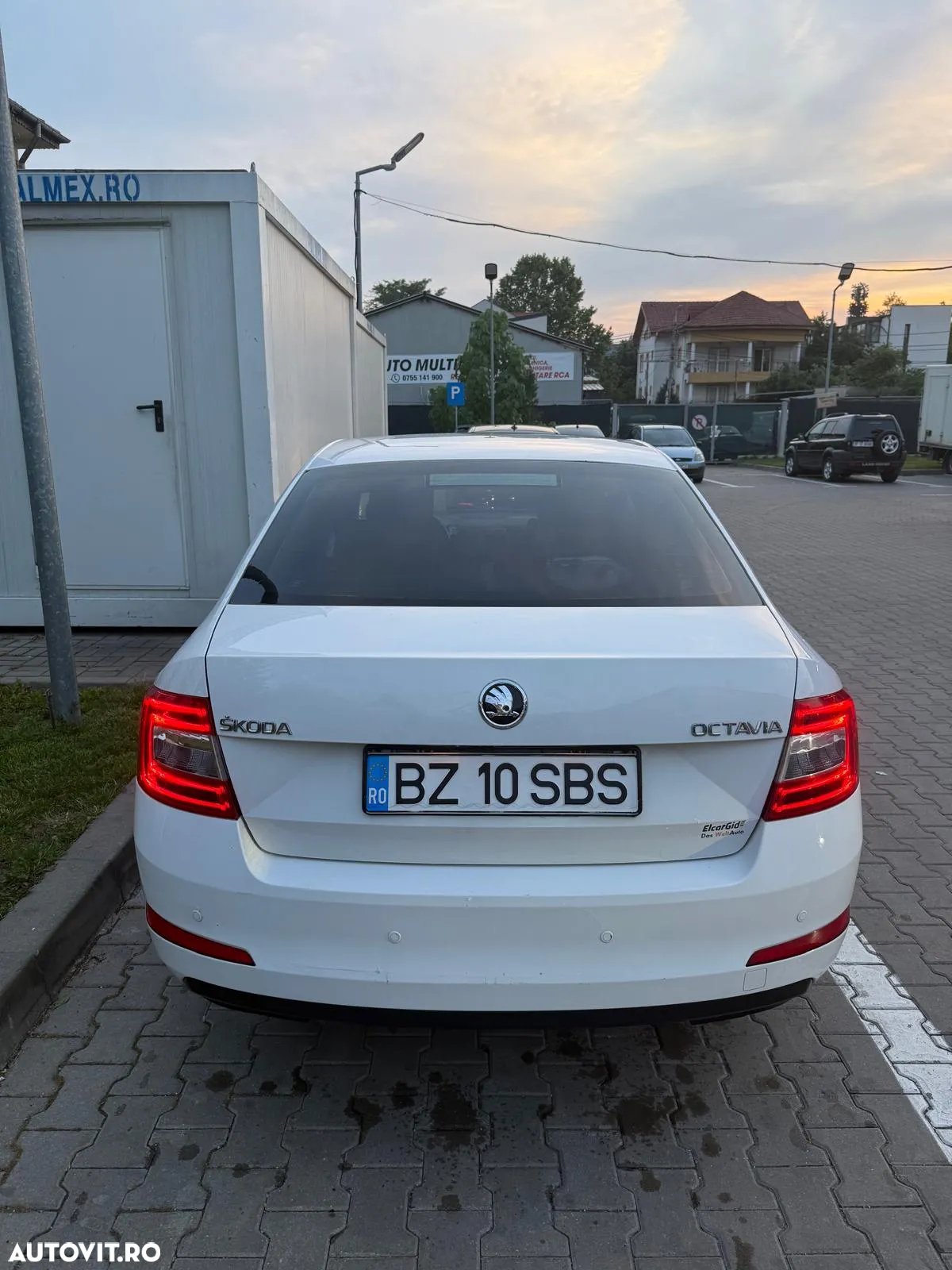 Skoda Octavia 2.0 TDI ELEGANCE - 5