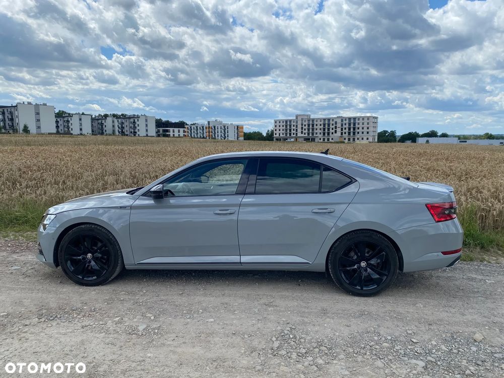Skoda Superb 2.0 TDI SCR Sportline DSG - 6