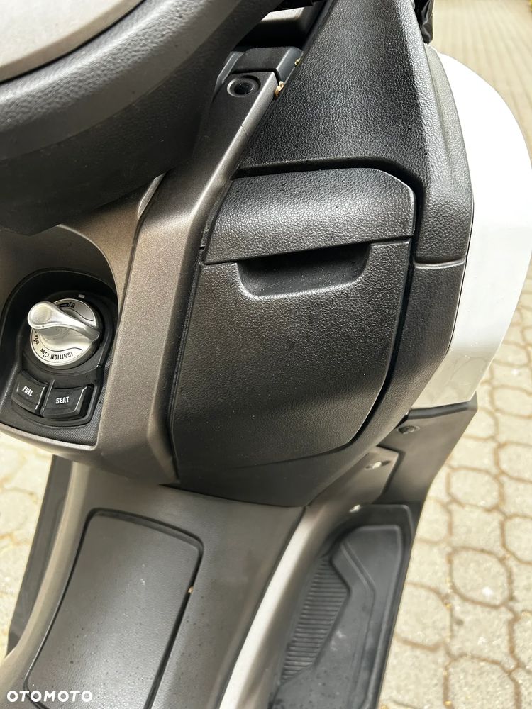 Yamaha NMAX - 7