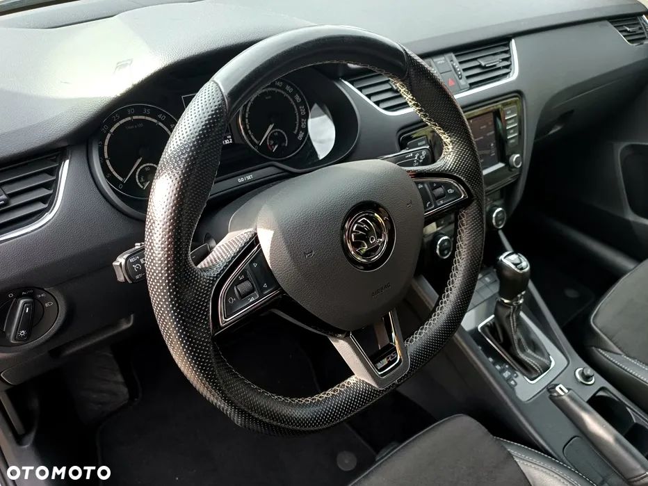 Skoda Octavia 2.0 TDI DSG RS - 23