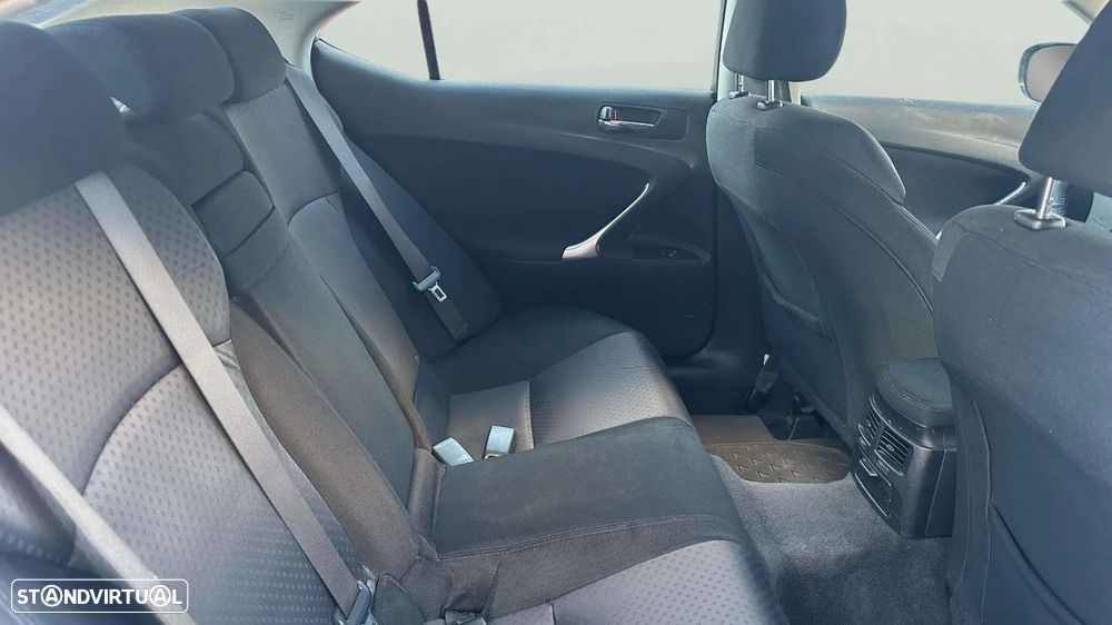 Lexus IS 220 d Base L5 - 10