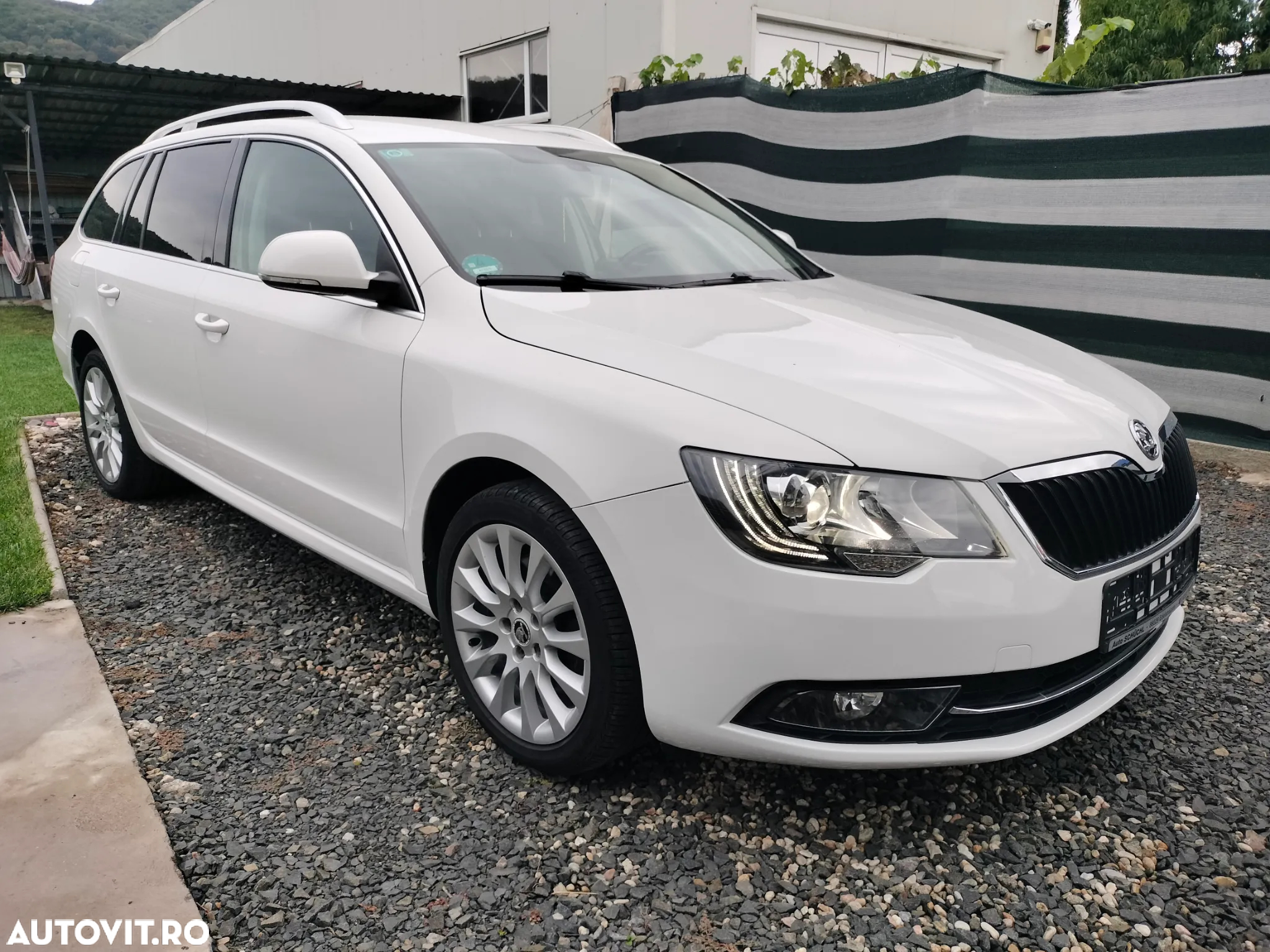 Skoda Superb 2.0 TDI DSG FAMILY - 2