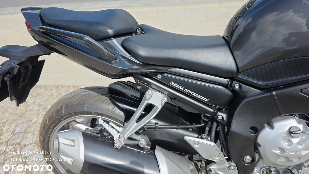 Yamaha FZR - 8