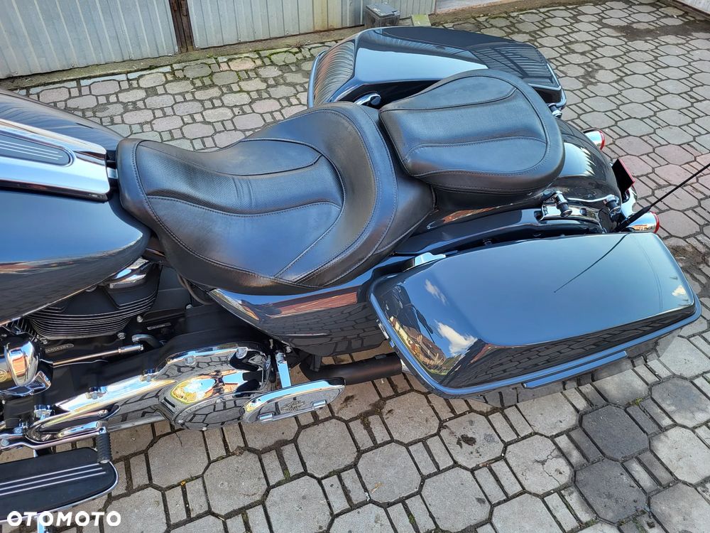 Harley-Davidson Touring Road Glide - 8