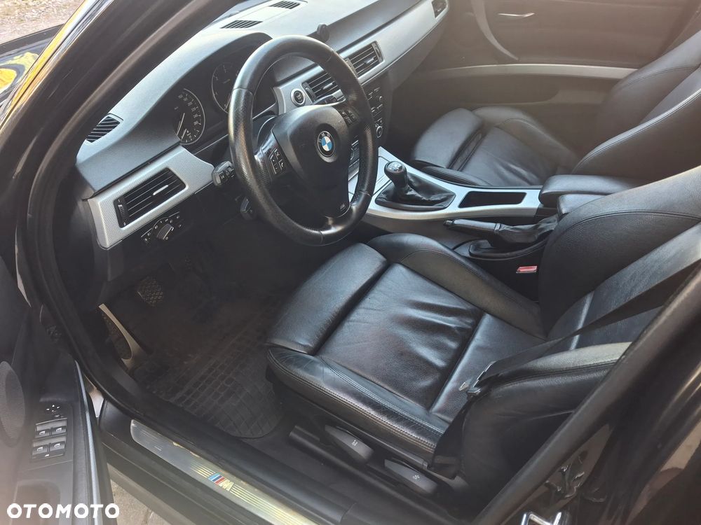 BMW Seria 3 318d DPF Edition Sport - 29
