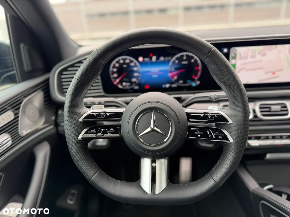 Mercedes-Benz GLS - 24