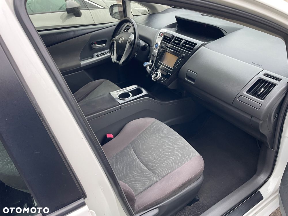 Toyota Prius+ (Hybrid) - 19