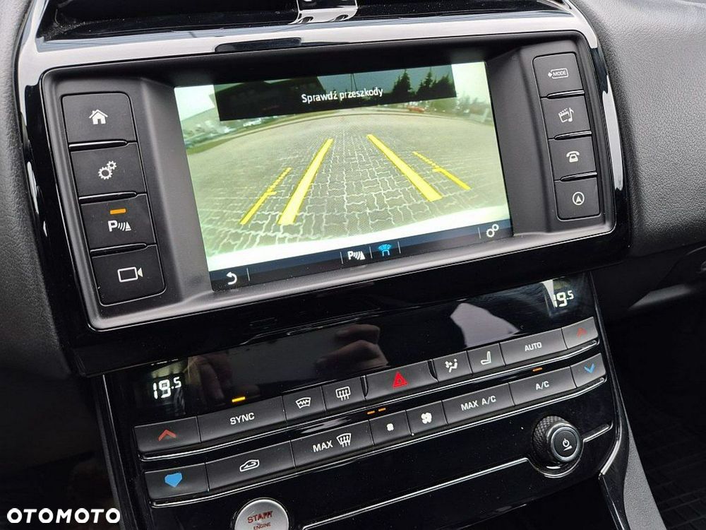 Jaguar XE 2.0 D180 S - 8