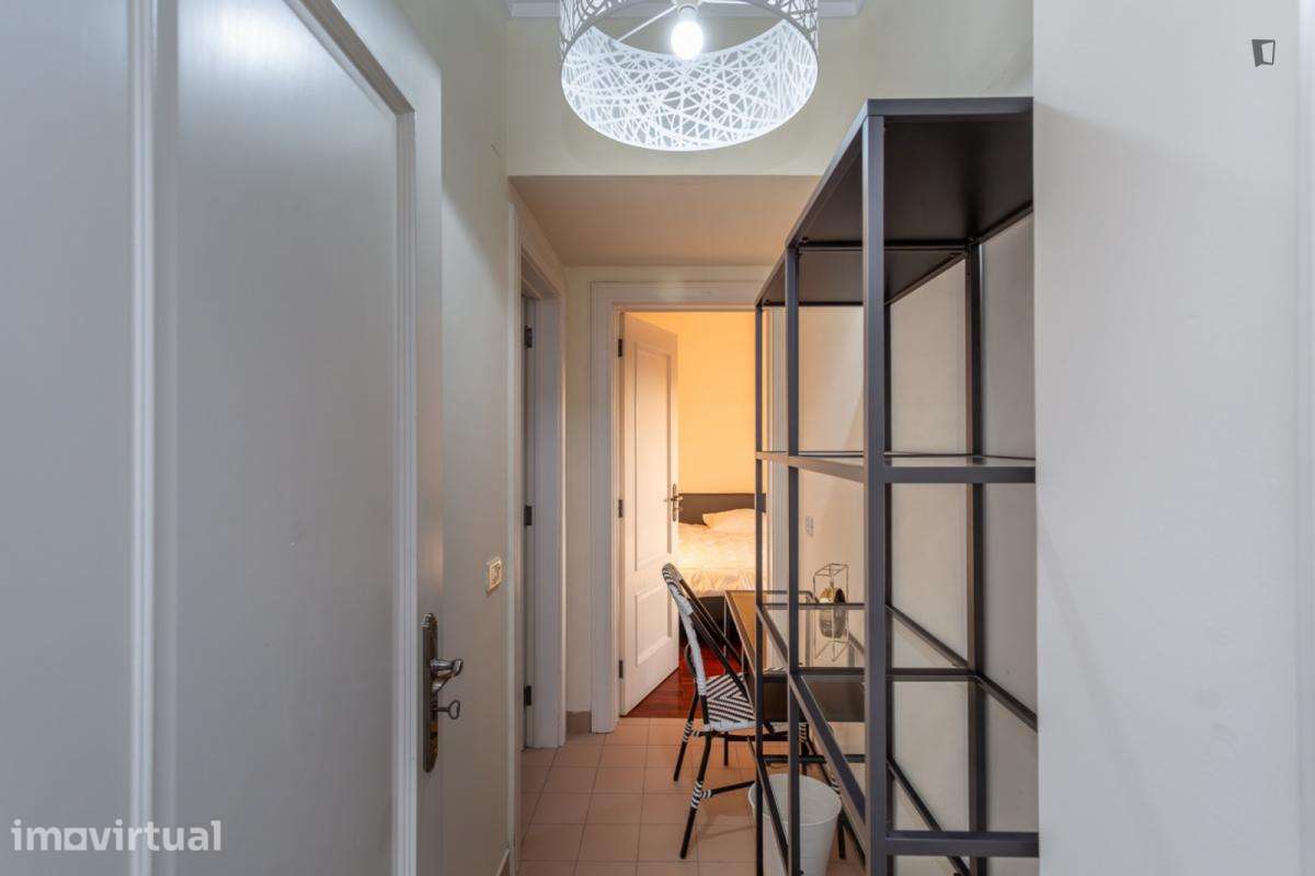 Quarto - localizado em Roma-Areeiro Lisbon - Grande imagem: 2/26