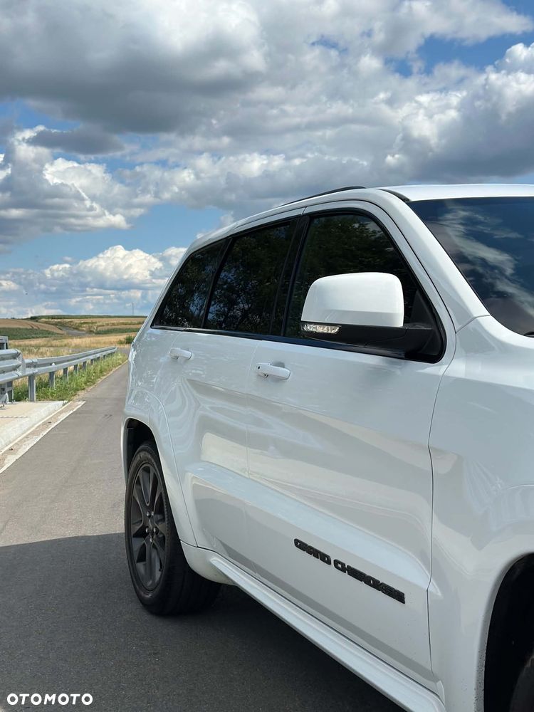 Jeep Grand Cherokee 5.7 V8 HEMI Overland Summit - 17