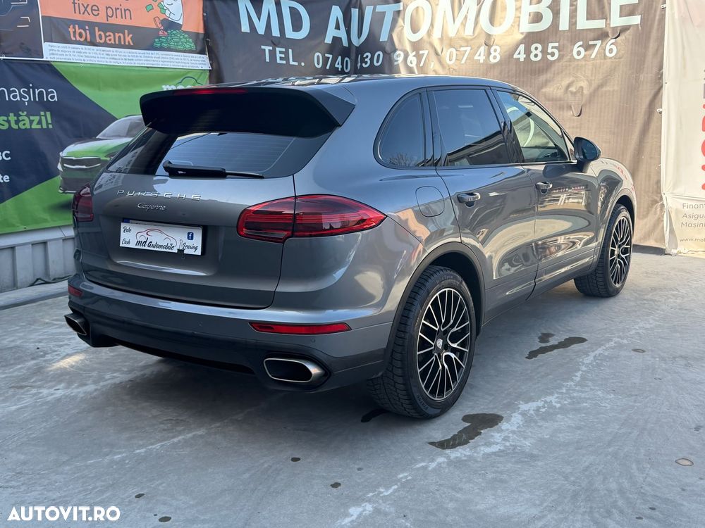 Porsche Cayenne 3.0 L - 30