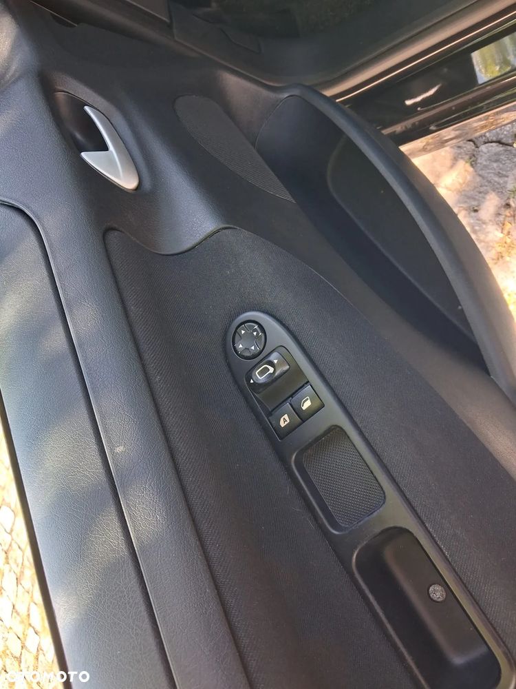 Peugeot 207 - 14