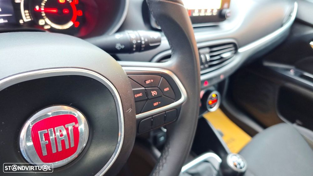 Fiat Tipo Station Wagon 1.3 M-Jet Lounge - 18