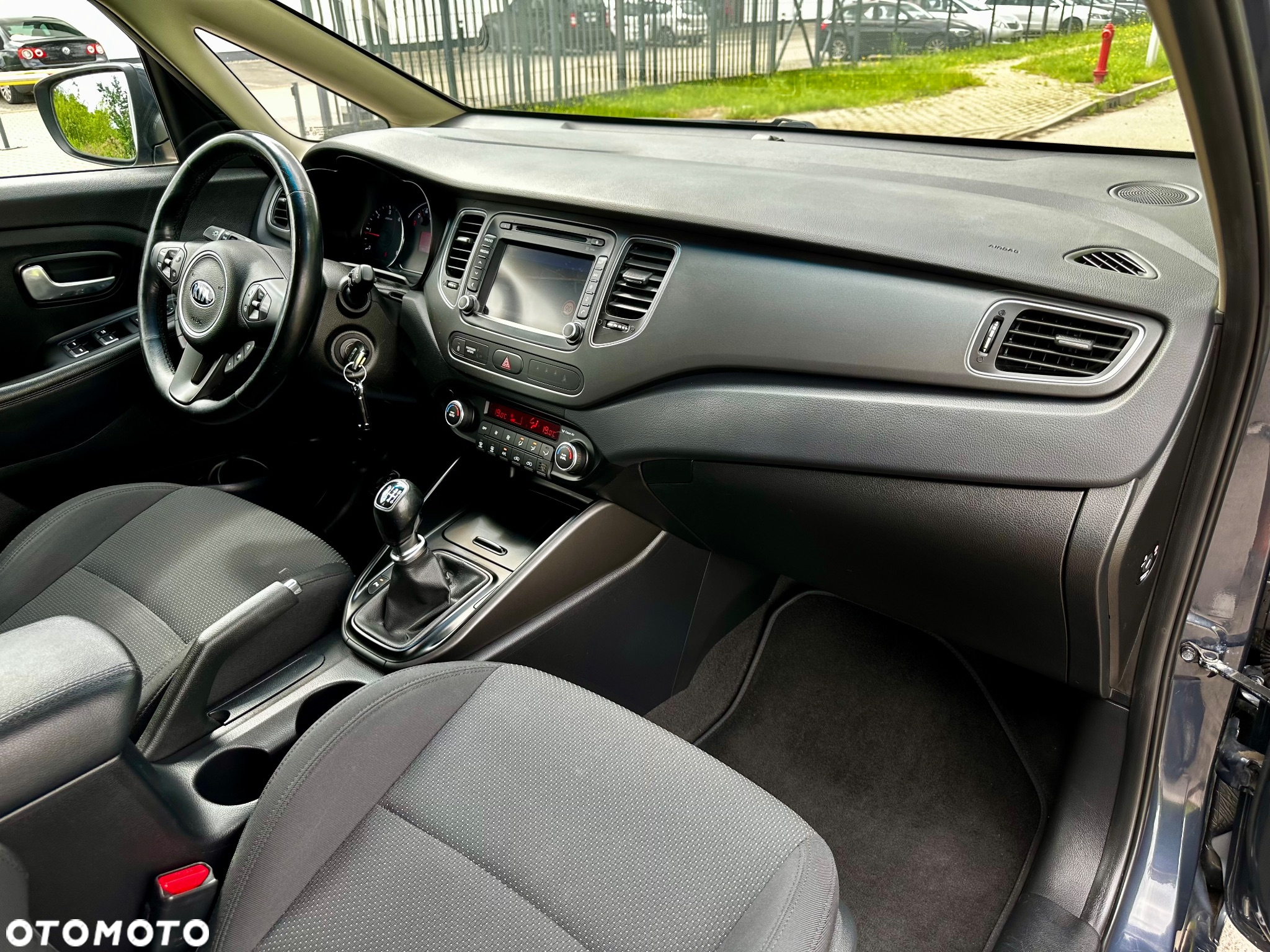 Kia Carens 1.7 CRDi 141 ISG UEFA EURO 2016 - 36