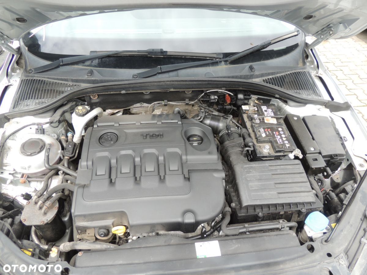 Kompresor klimatyzacji SKODA Octavia 3 lift '18 - 1