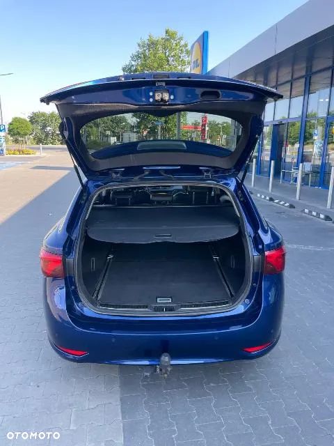 Toyota Avensis 1.8 Premium MS - 3