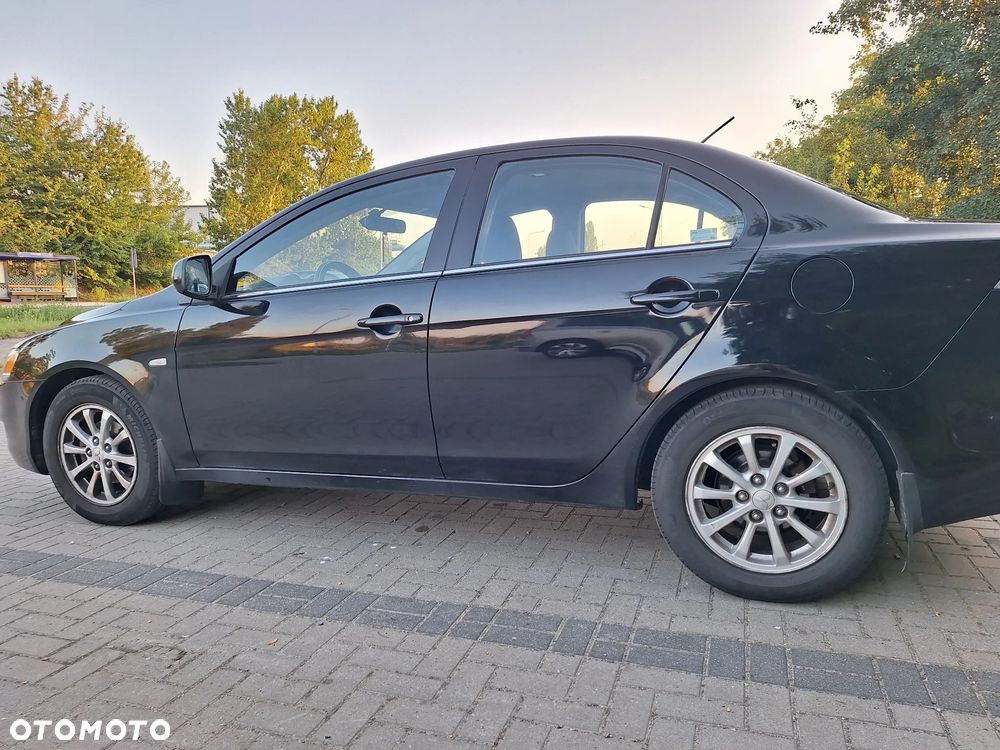Mitsubishi Lancer 1.6 Invite - 6