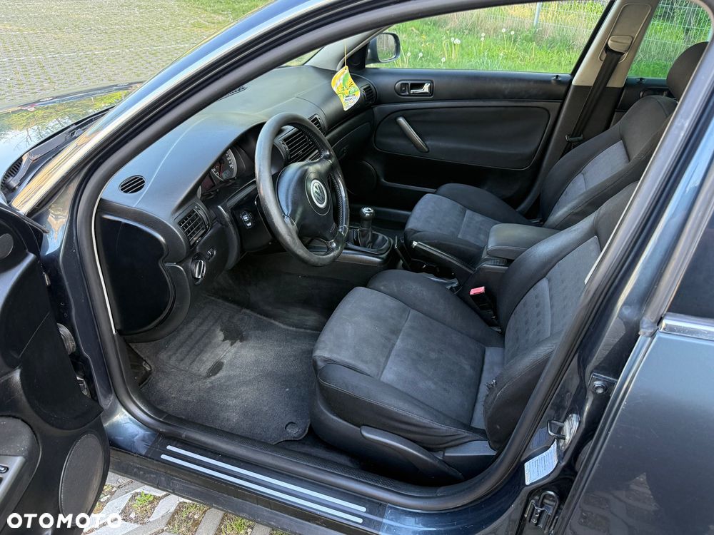 Volkswagen Passat 1.9 TDI Exclusive - 8