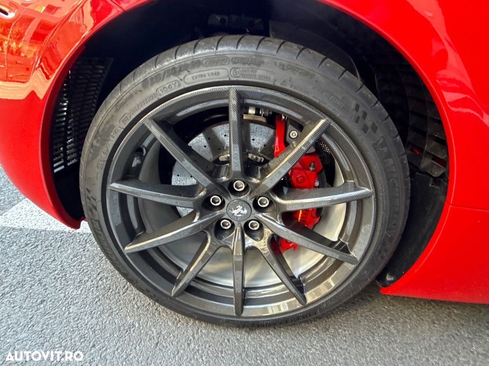 Ferrari SF90 Stradale - 12