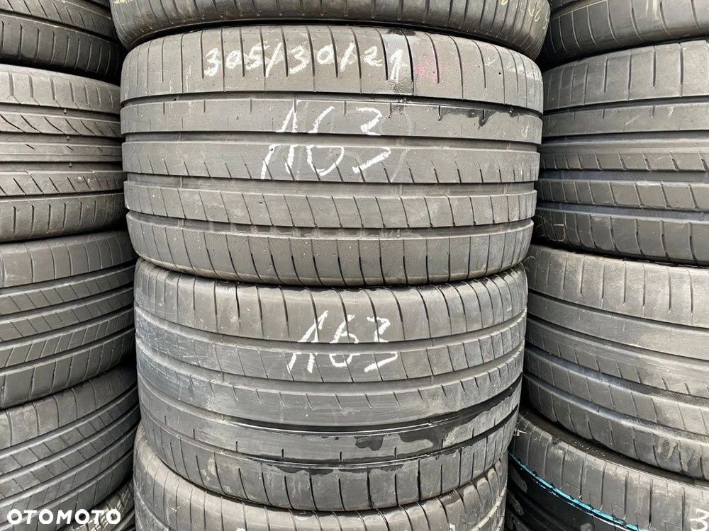 305/30/21 Goodyear Eagle F1_6mm_2szt_(163) - 2
