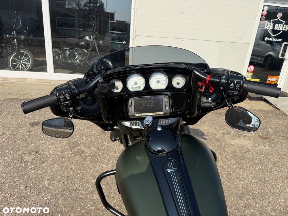 Harley-Davidson Touring Street Glide - 10