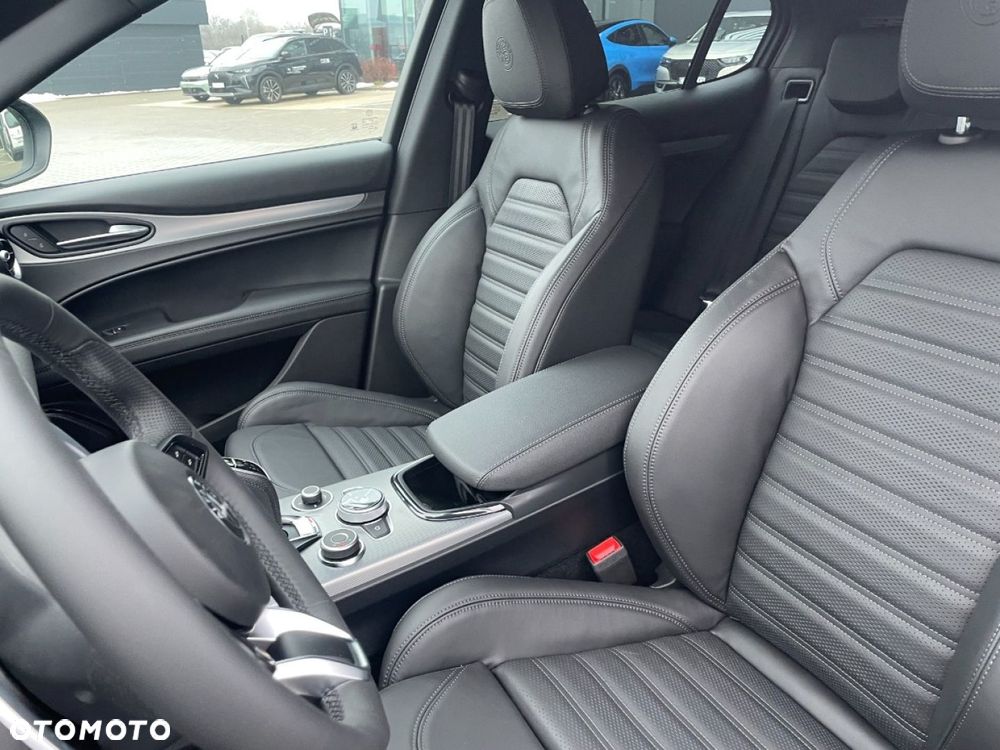 Alfa Romeo Stelvio - 11