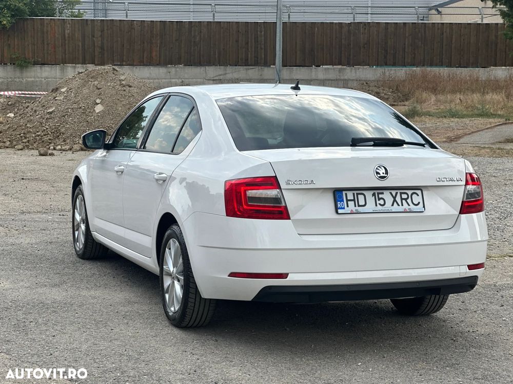 Skoda Octavia 1.6 TDI Premium Edition - 4