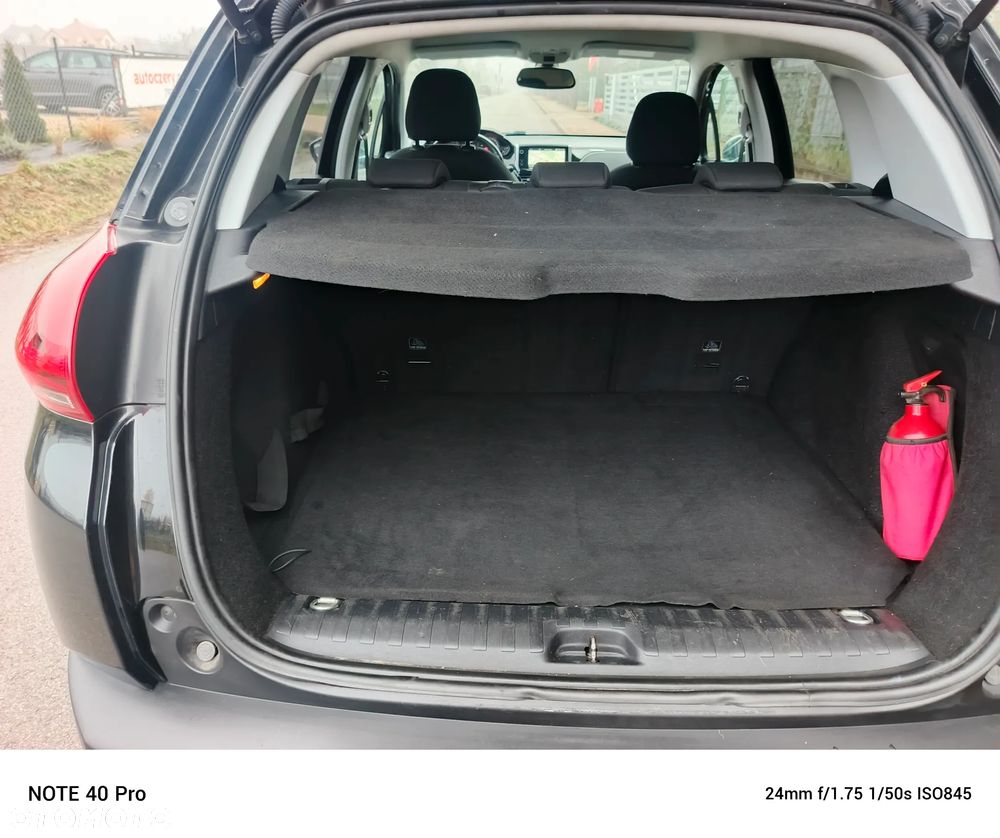 Peugeot 2008 1.2 Pure Tech Style - 24