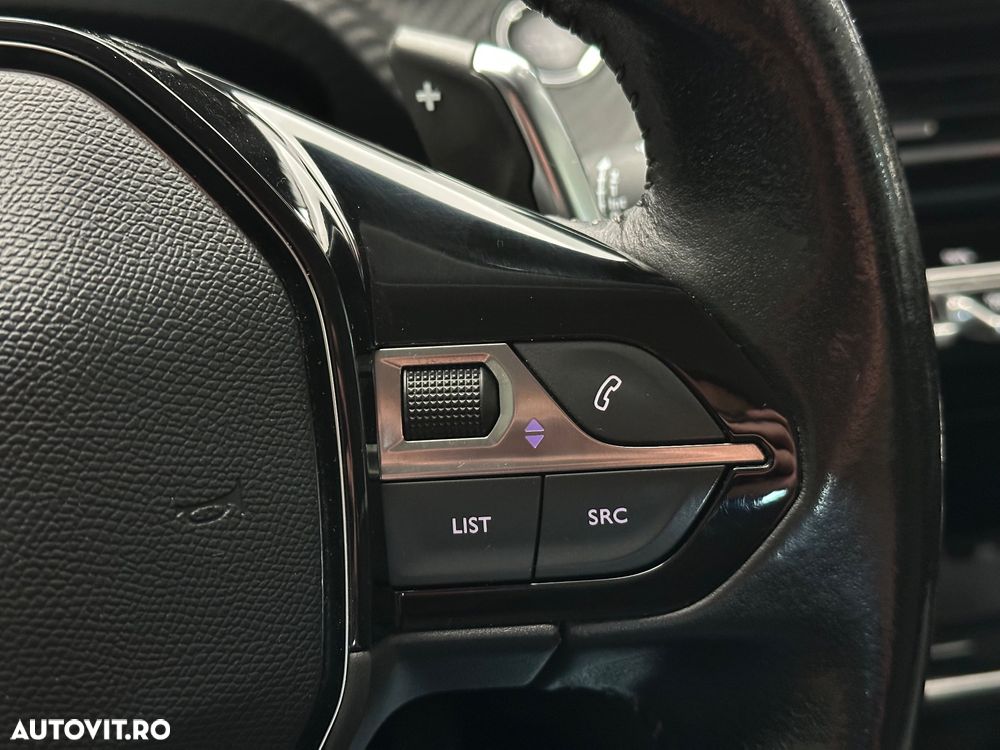 Peugeot 208 1.2 L PureTech STT EAT8 Allure - 34