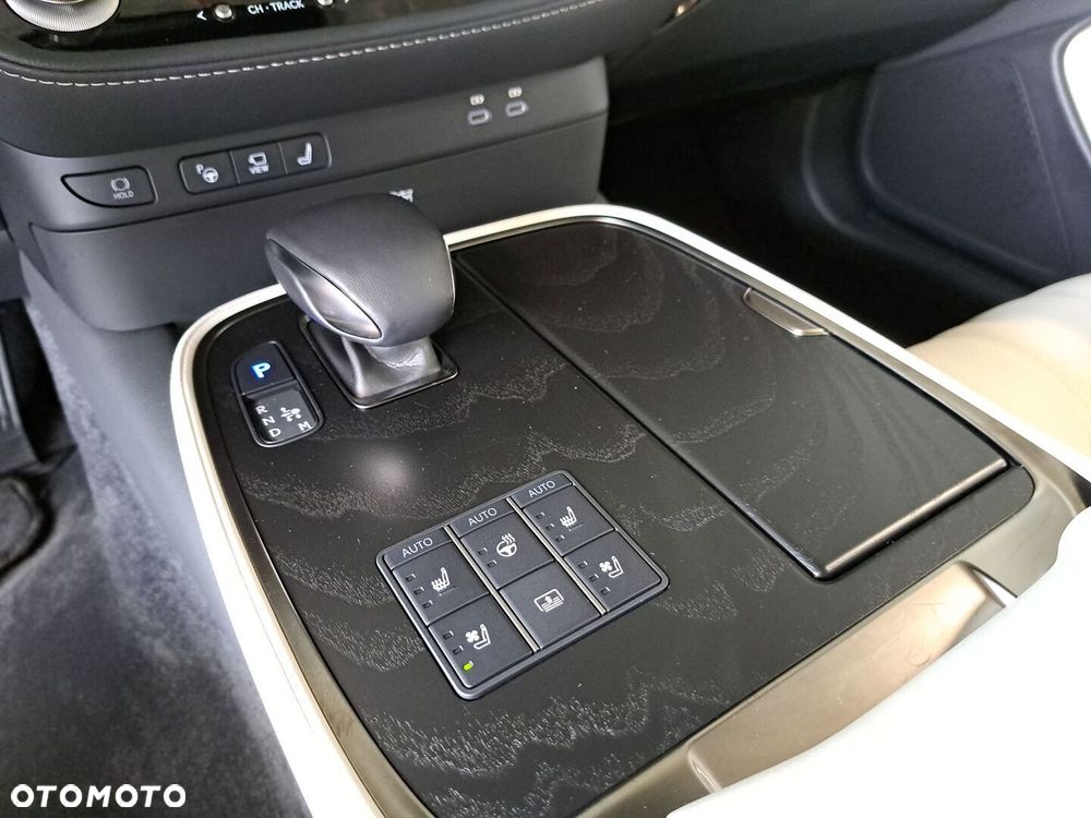Lexus LS 500h Omotenashi AWD - 31