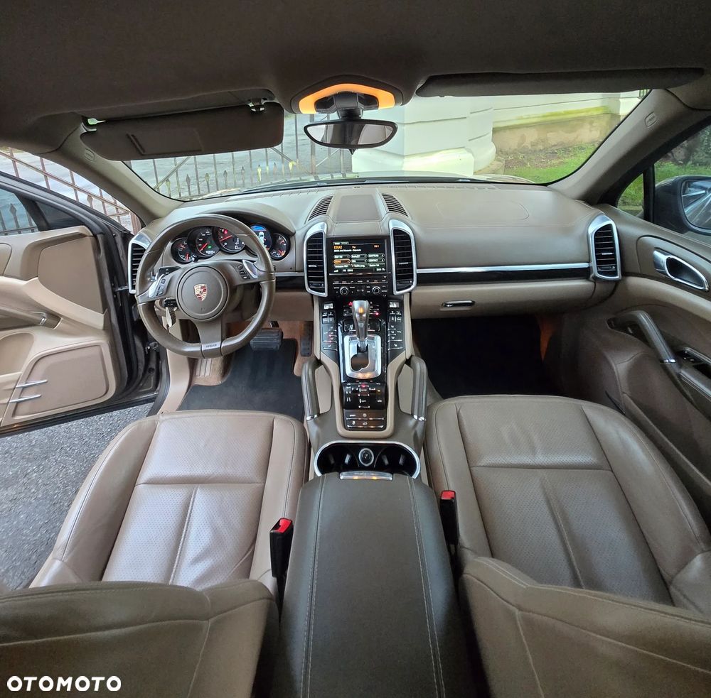 Porsche Cayenne - 7