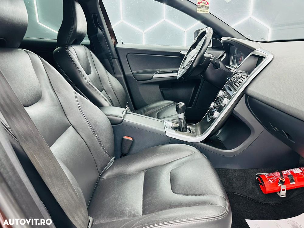 Volvo XC 60 D3 Momentum - 18