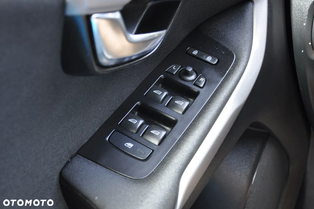 Volvo V40 D2 You - 17