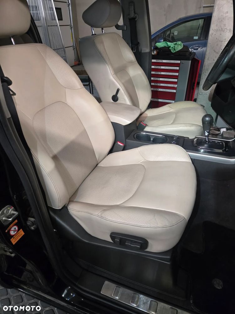 Nissan Pathfinder - 14