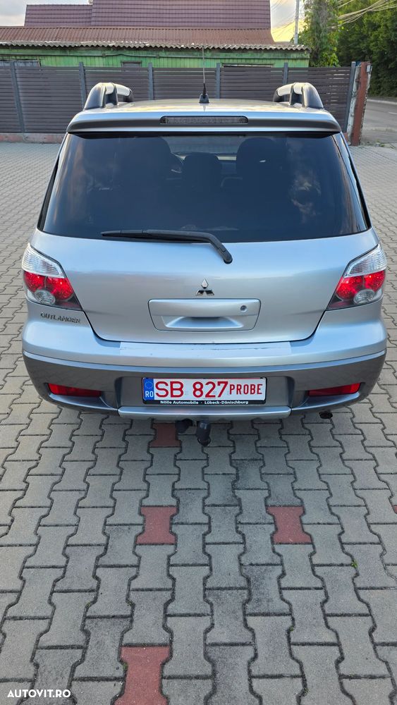 Mitsubishi Outlander - 11