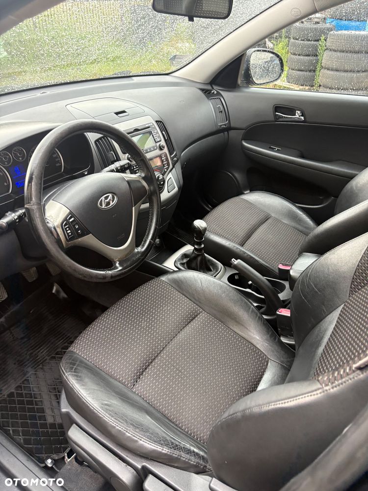 Hyundai i30 1.6 CRDi Premium - 4