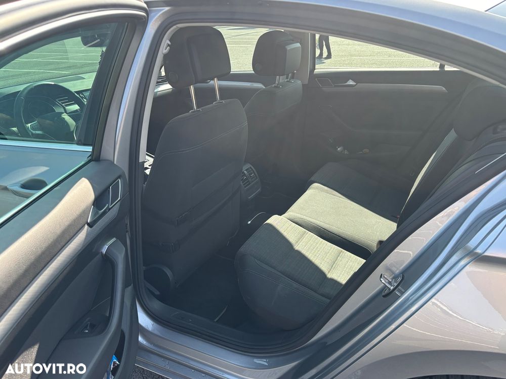 Volkswagen Passat 1.5 TSI ACT DSG Comfortline - 6