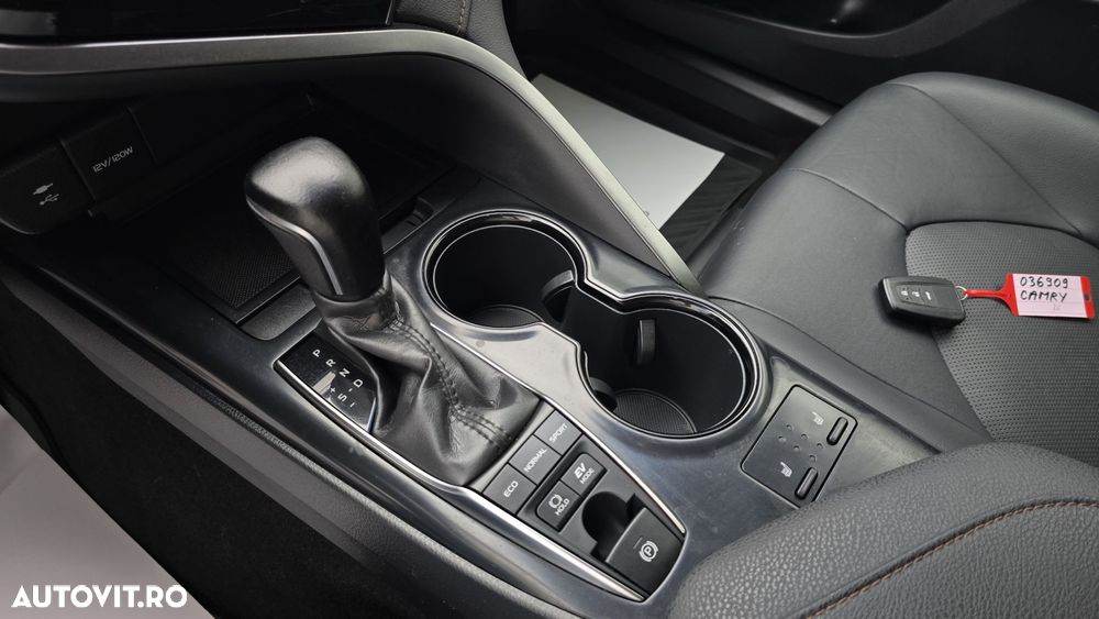 Toyota Camry - 17
