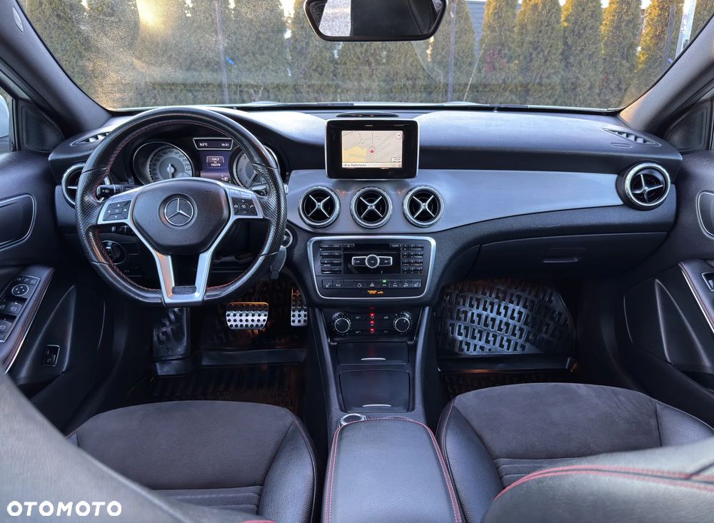 Mercedes-Benz GLA 200 (CDI) d 4Matic 7G-DCT AMG Line - 25