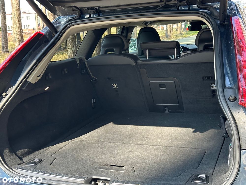 Volvo V90 D5 SCR AWD Momentum - 10