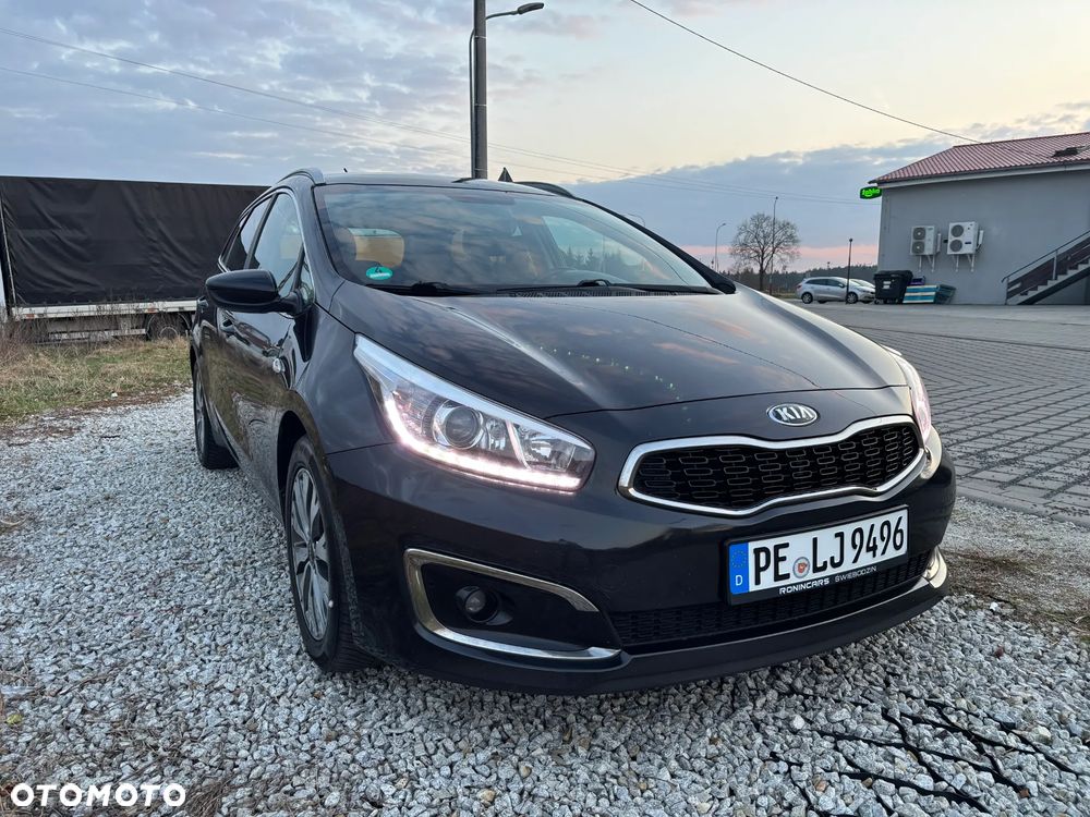 Kia Ceed 1.6 CRDi 136 ISG Platinum Edition - 20