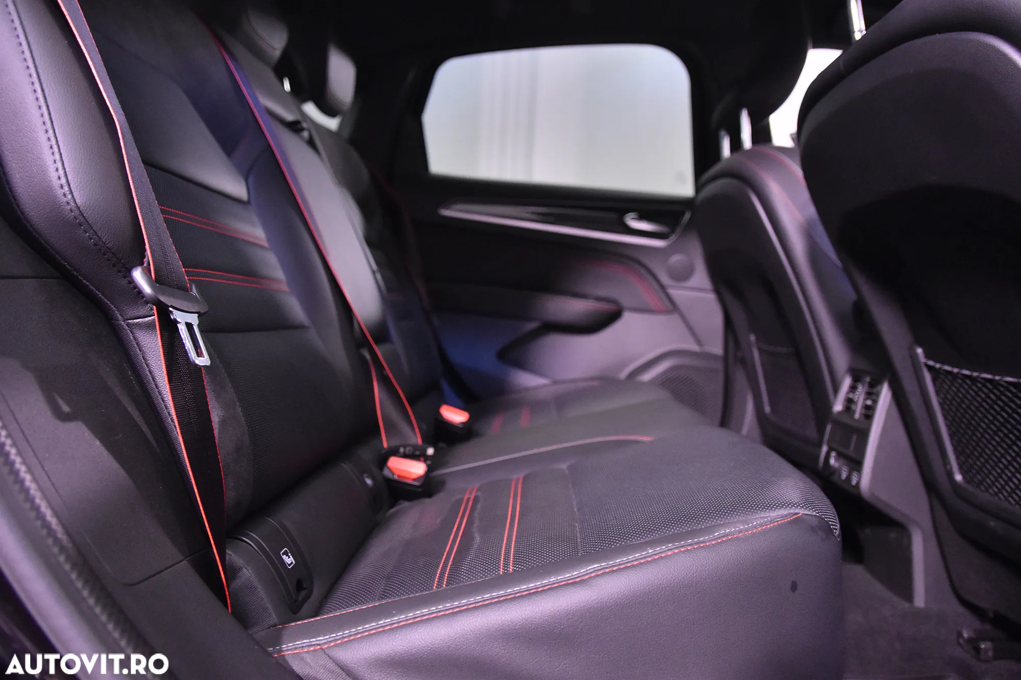 Renault Arkana E-TECH Hybrid RS Line - 12