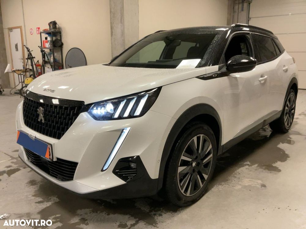 Peugeot 2008 PureTech 130 EAT8 GT - 3