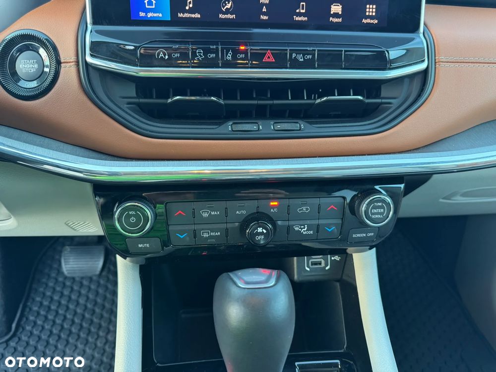 Jeep Compass - 25