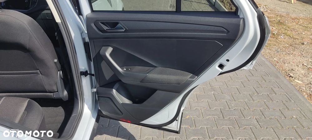 Volkswagen T-Roc 1.6 TDI SCR Style - 29