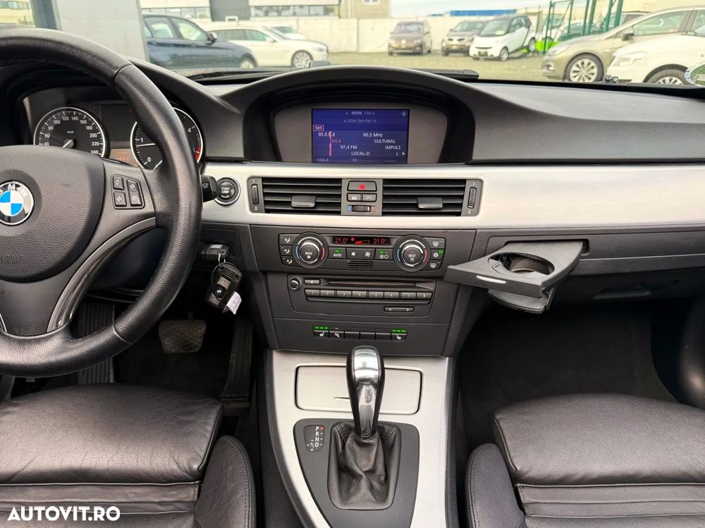 BMW Seria 3 320d DPF Cabrio Aut. - 7