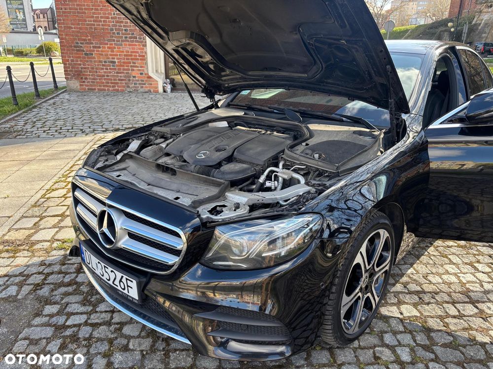 Mercedes-Benz Klasa E 220 d 4-Matic 9G-TRONIC - 24